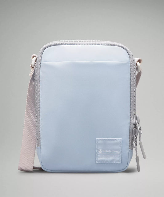 Lululemon Easy Access Crossbody Bag 1.5L in Color Blue Linen/White Opal/Silver Drop