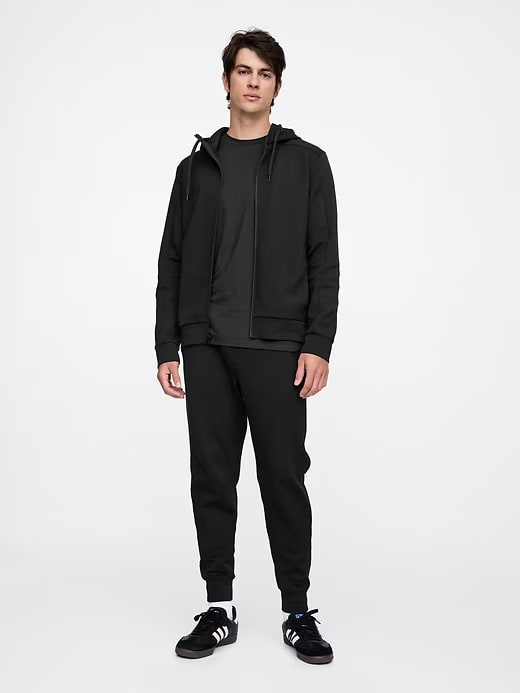 GapFit Performance Joggers - Black